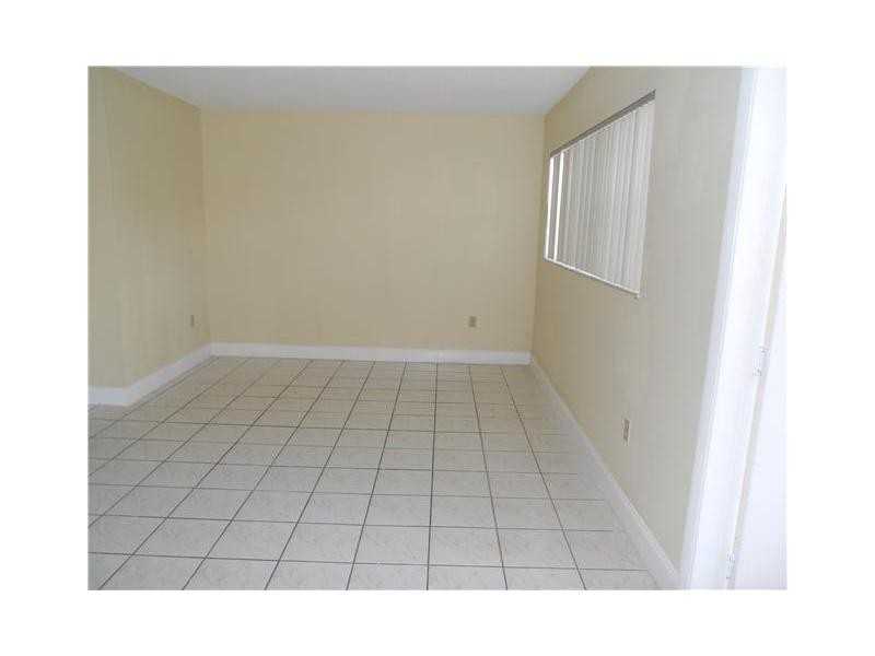 15609 Southwest 73rd Terrace - Photo 3 of 6