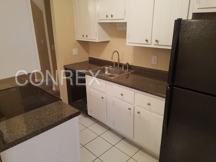 10219 Storm Dr - Photo 2 of 11