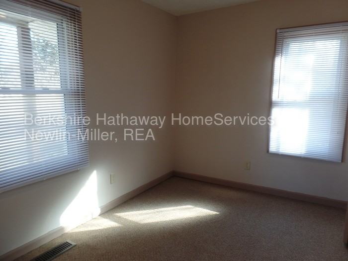 4123 E Phillips Ave - Photo 3 of 10