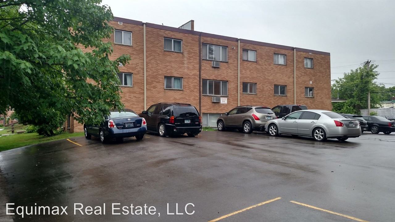 441 Lynnhurst Ave West - Photo 3 of 6