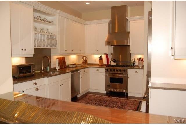 2-124 Stone Ridge Rd #2G - Photo 3 of 25