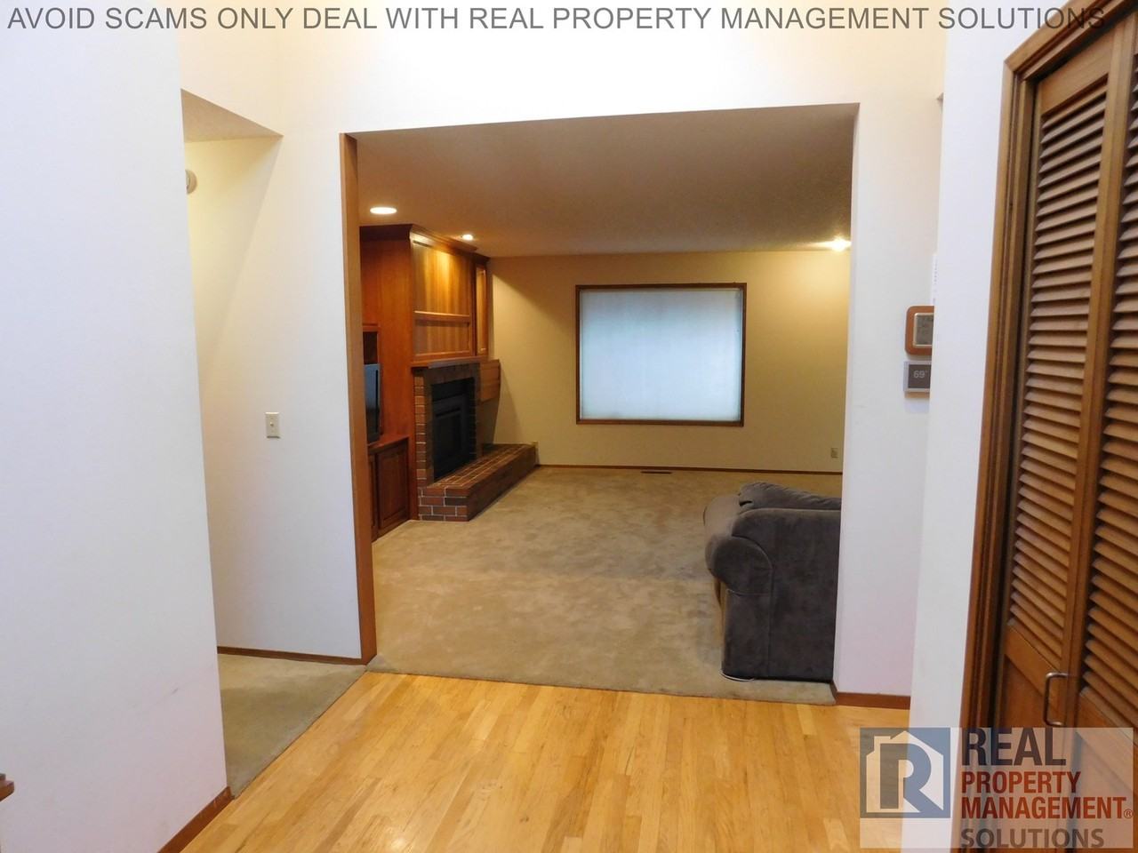 7050 SW 103rd Ave - Photo 2 of 17