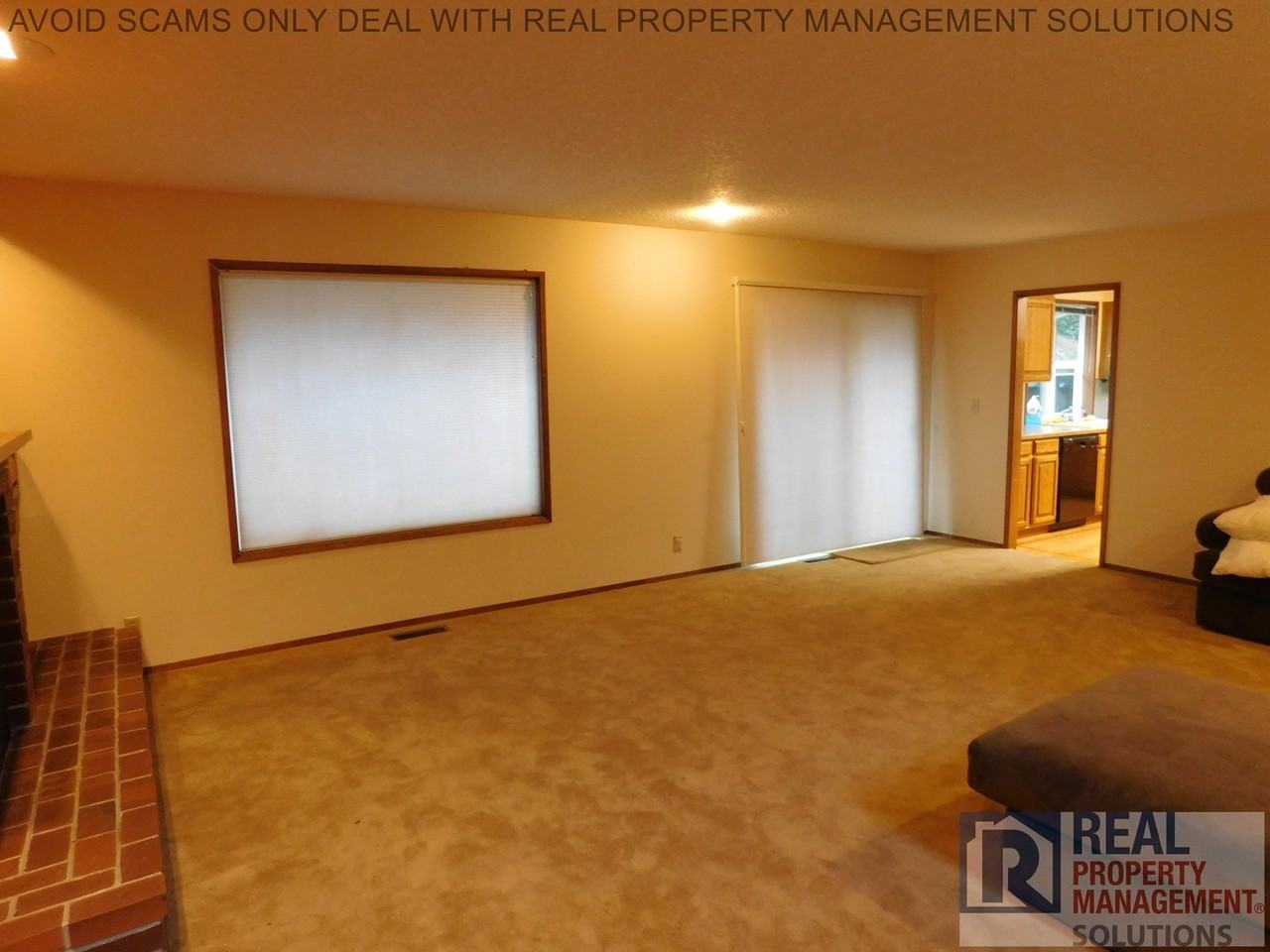 7050 SW 103rd Ave - Photo 3 of 17