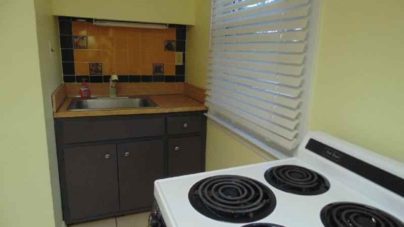 109 Front St - Photo 3 of 8