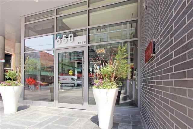 91-101 Bathurst St - Photo 2 of 7