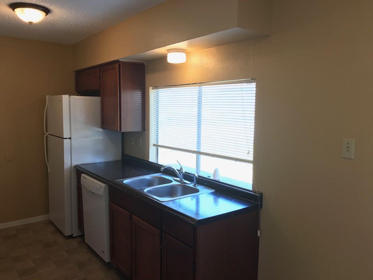 1201 Saturn Dr - Photo 3 of 22
