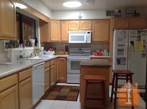 916 N Hare St - Photo 3 of 8