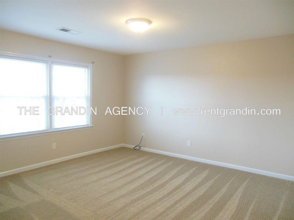 703 Riverland Rd SE - Photo 2 of 18