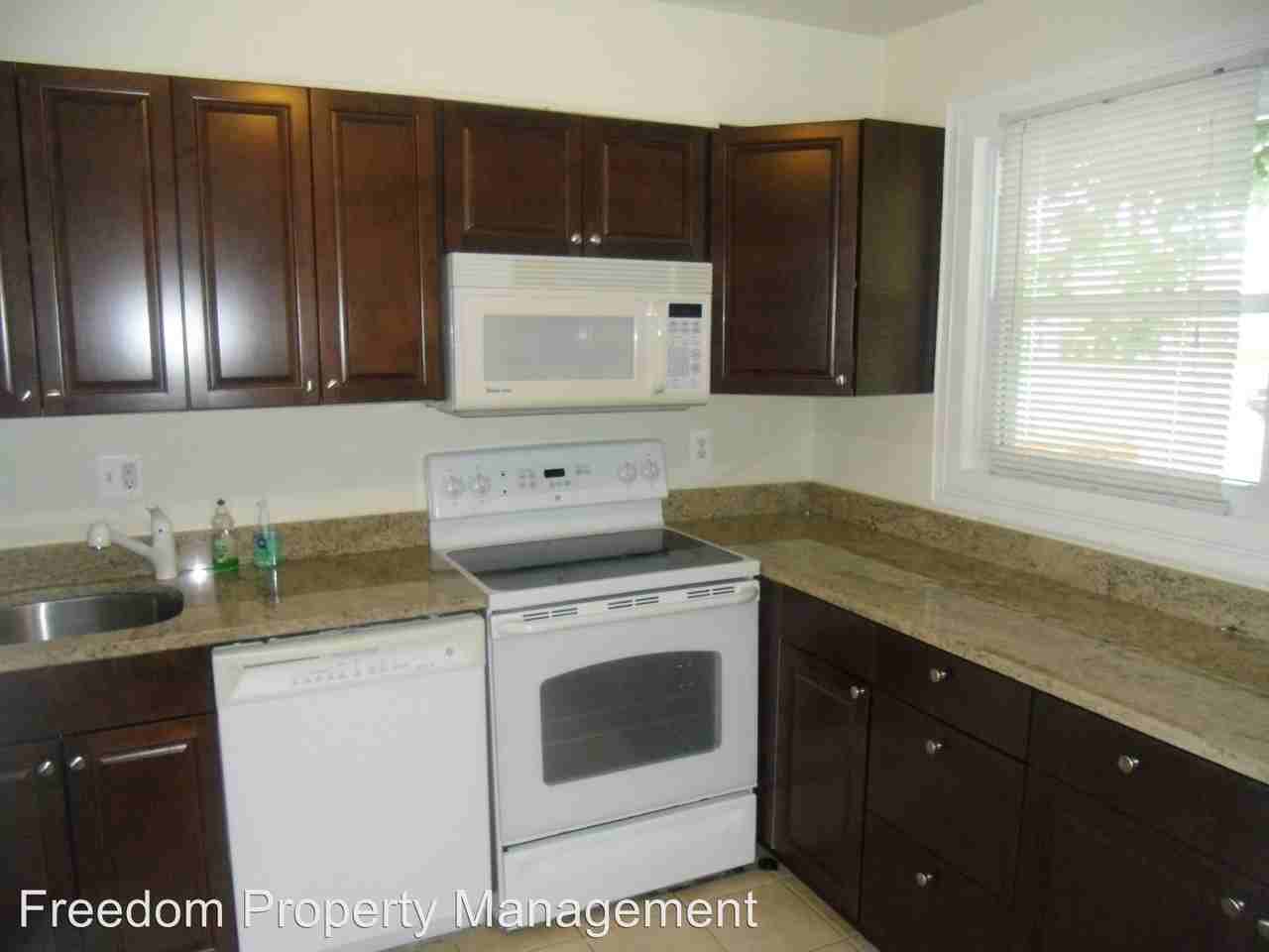 7608 Somerset Ln - Photo 3 of 13