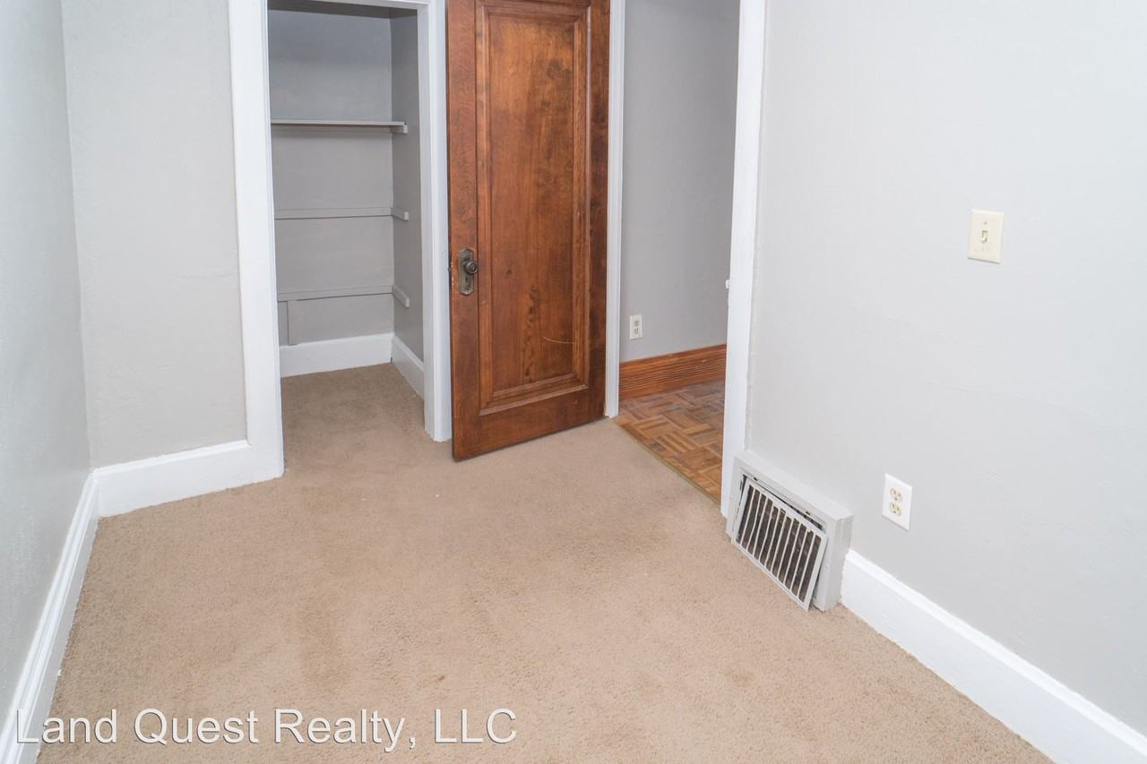 610 40th Pl - Photo 3 of 10