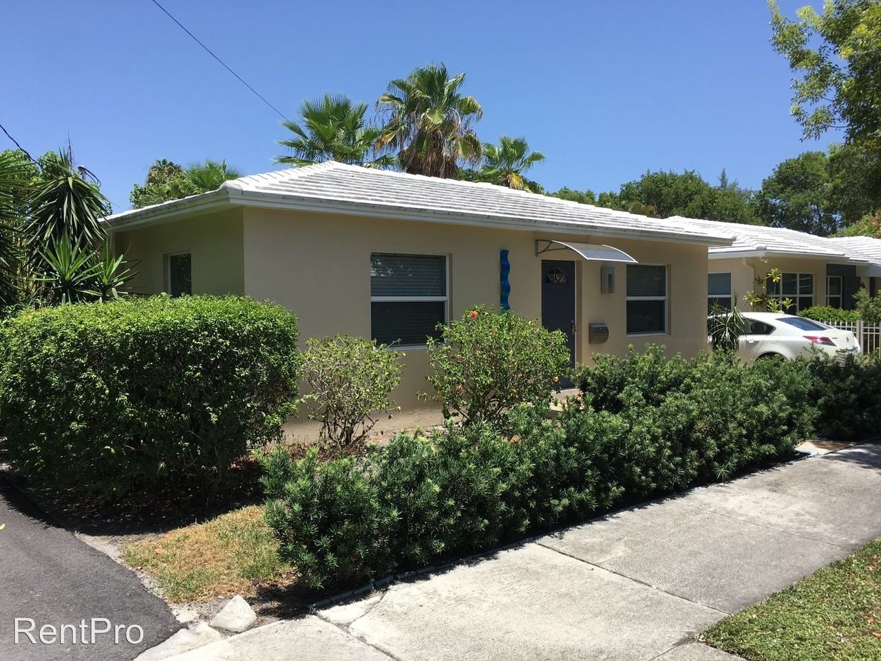 403 32nd St - Photo 2 of 16