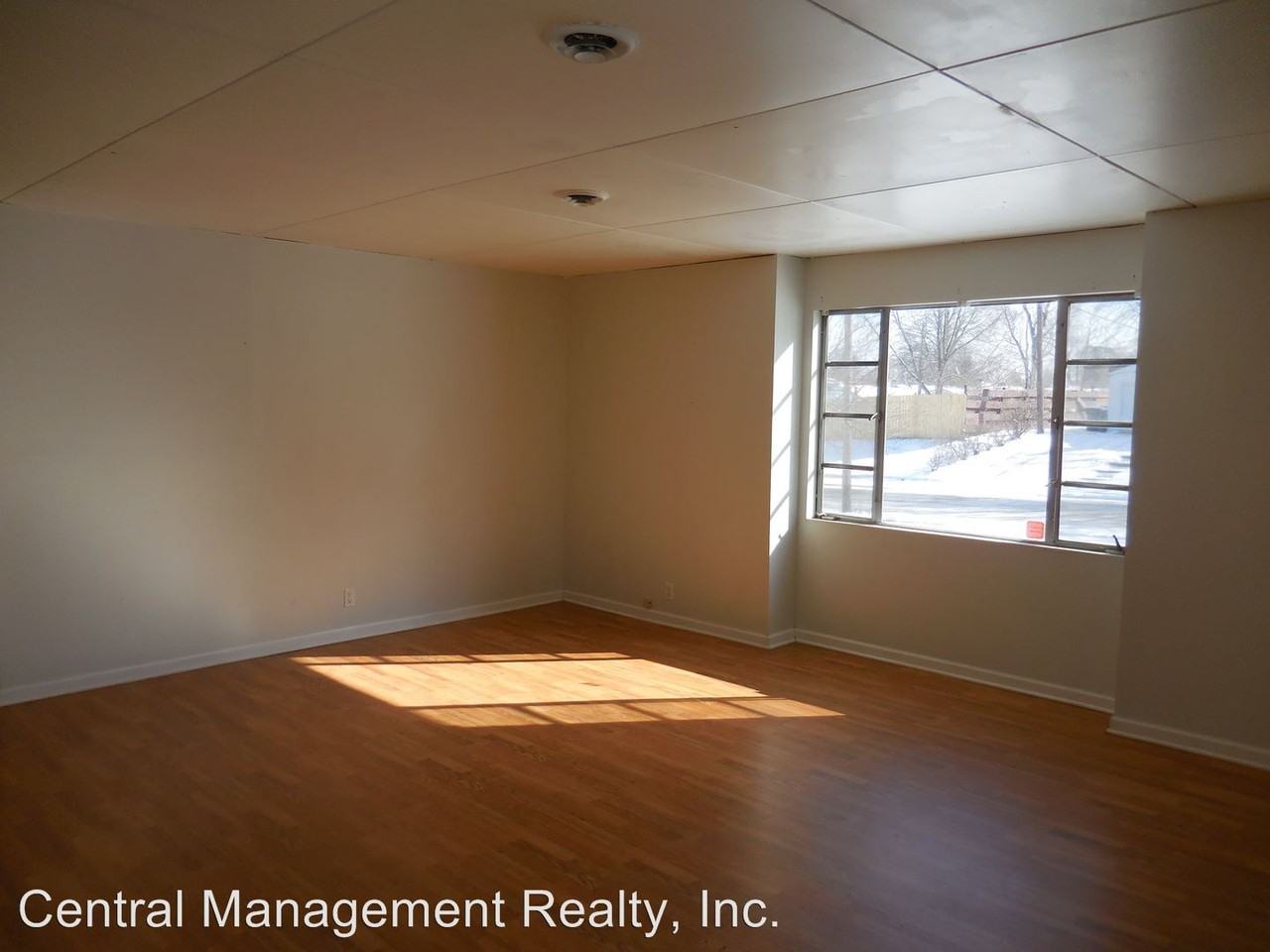 2417 Sampson St - Photo 3 of 9