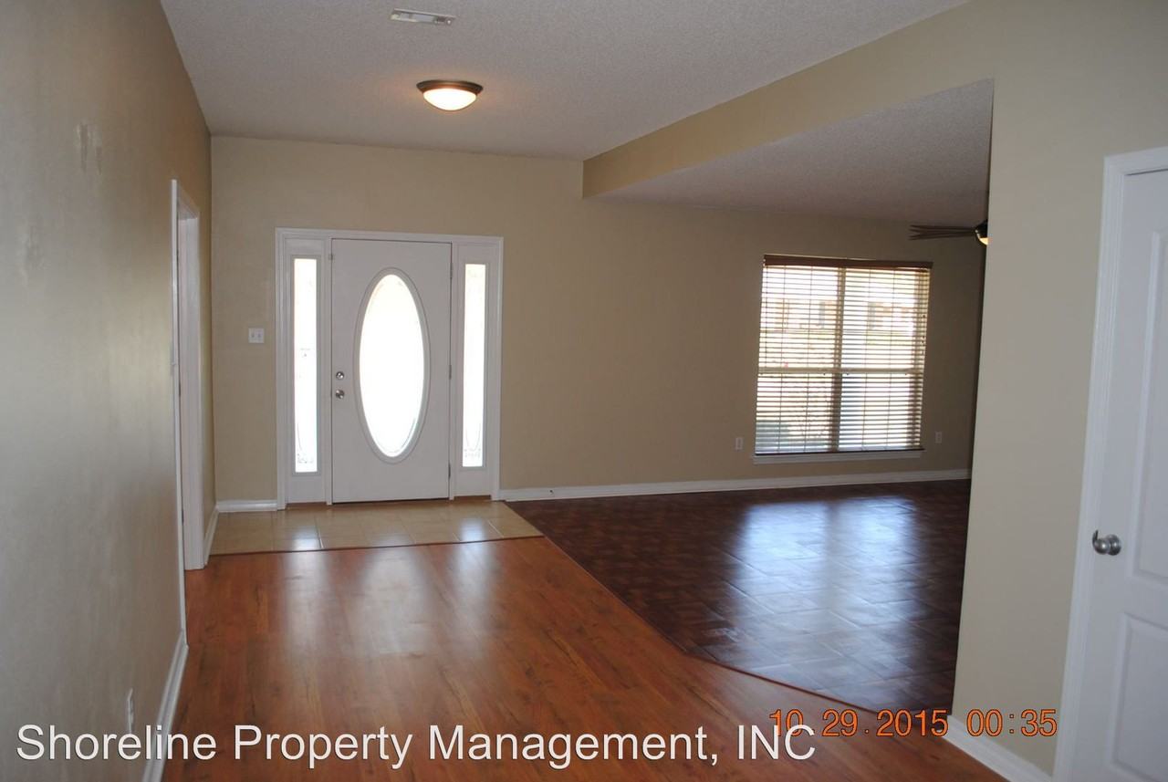 10232 Lake Forest Dr - Photo 2 of 29