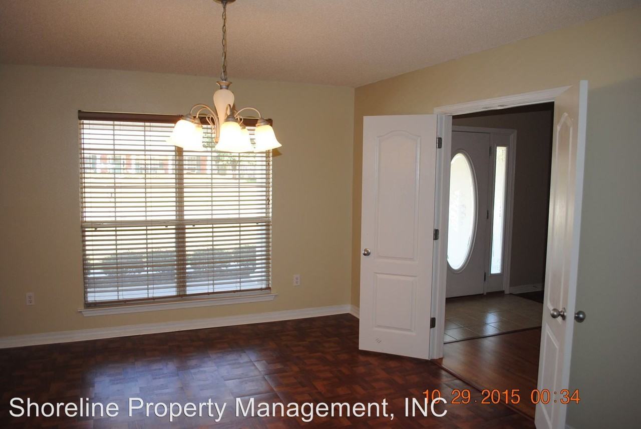 10232 Lake Forest Dr - Photo 3 of 29