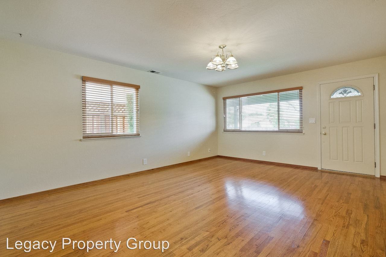 5046 Castlewood Dr - Photo 2 of 23