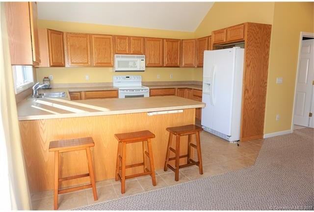 130 Main St #B - Photo 3 of 15