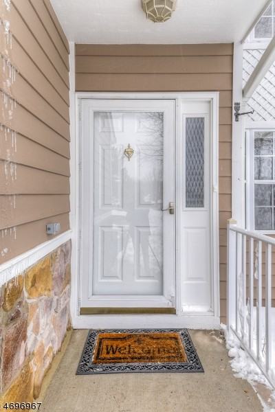 2-98 Knoll Ct - Photo 2 of 25