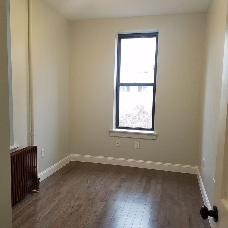 827 Saint Johns Place - Photo 3 of 8