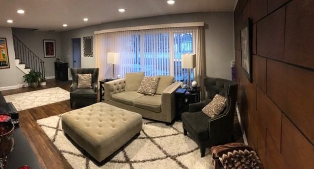 300 Locust Ln - Photo 3 of 16