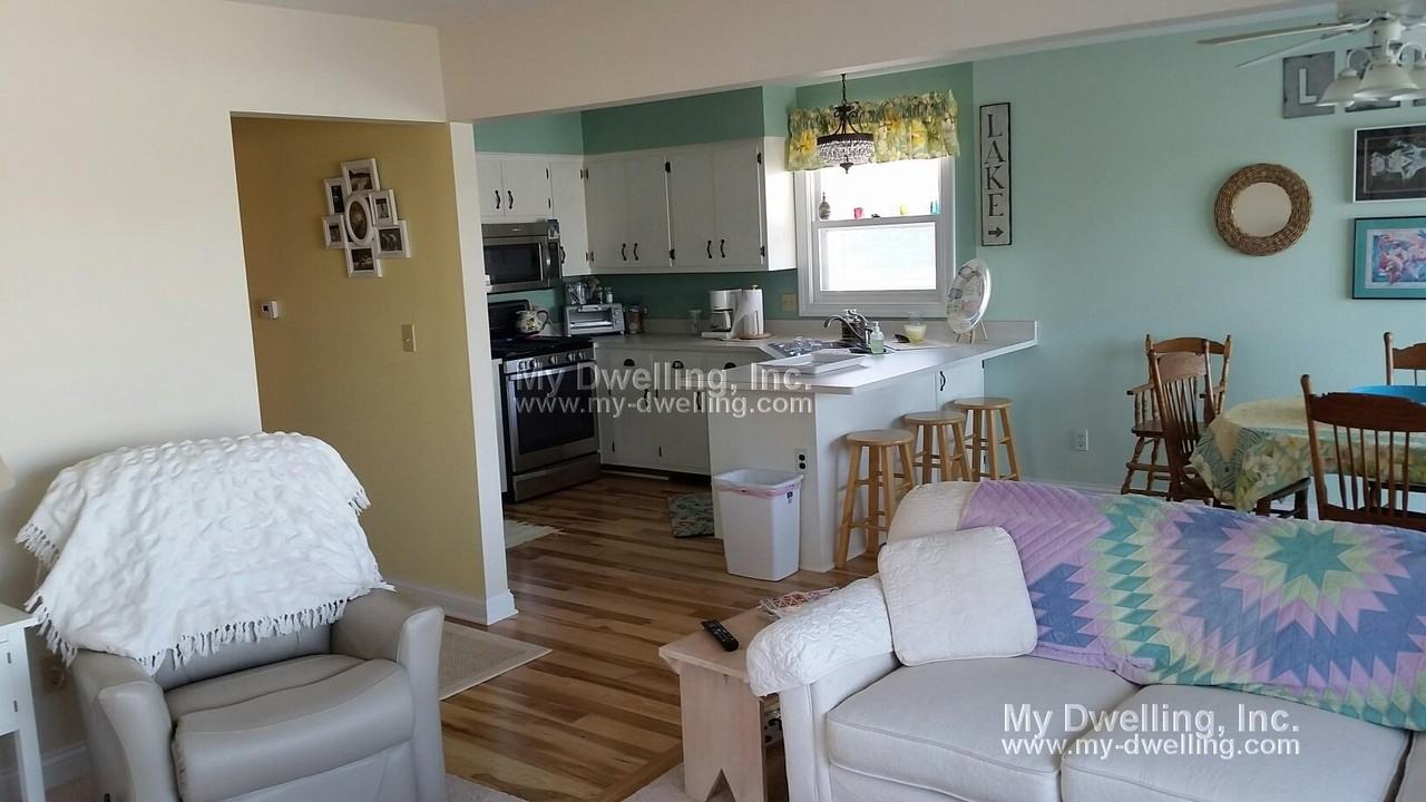 2420 Lough Ln - Photo 2 of 4