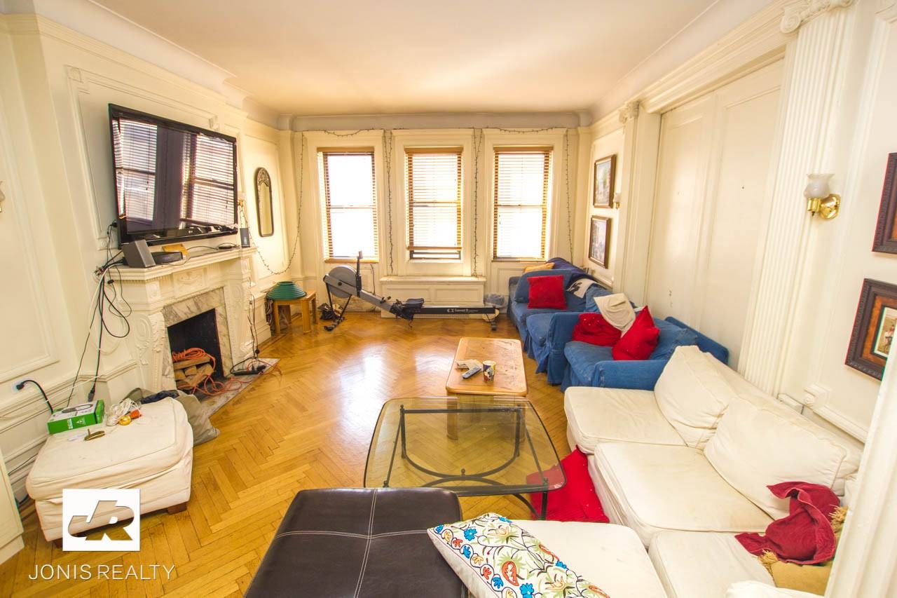 145 E 35th St #8FWMW