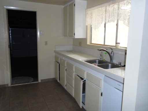 3150 Isle Way - Photo 3 of 21