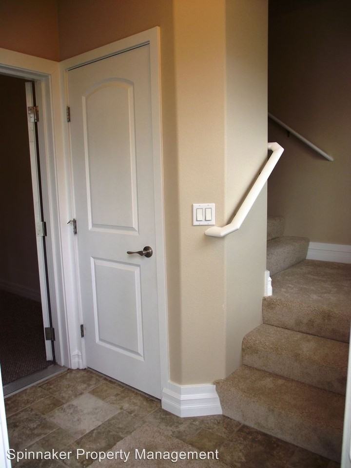 12602 172nd St E - Photo 3 of 27