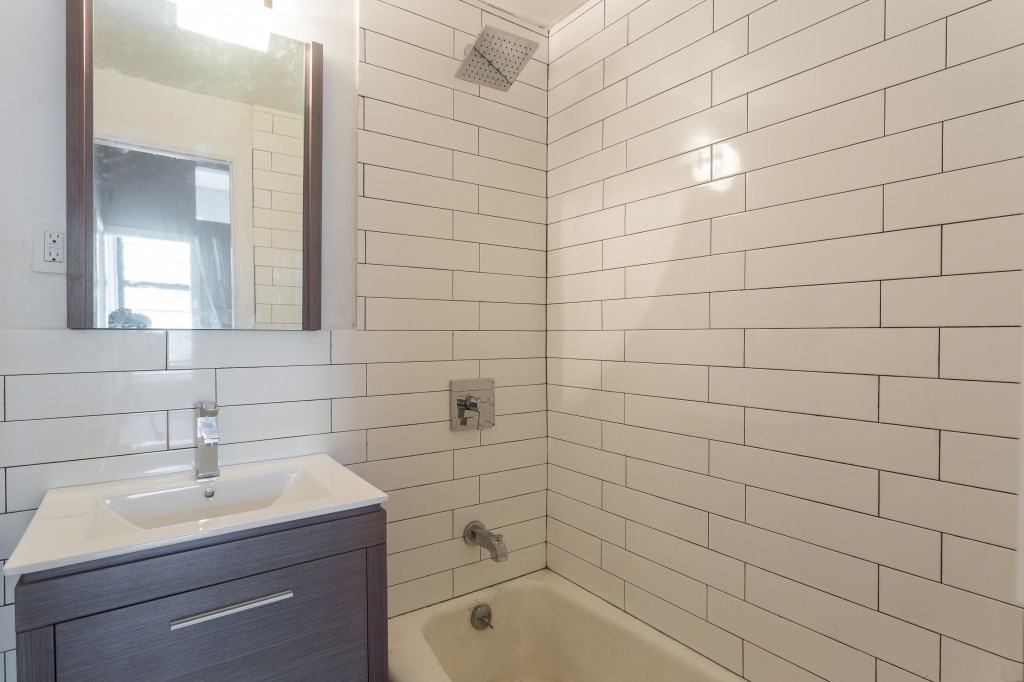 307 West 29th Street - Photo 3 of 8