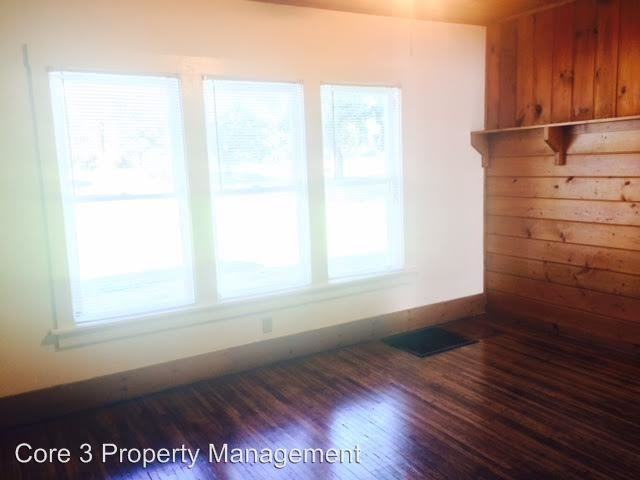 714 1/2 W Washington St - Photo 3 of 7