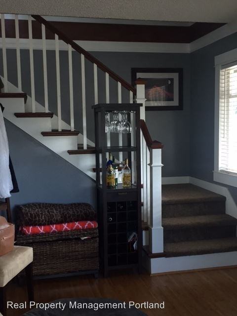 3507 SE Floss St - Photo 2 of 15