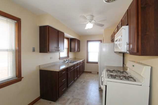 2327 Burr Oak Ave - Photo 3 of 10