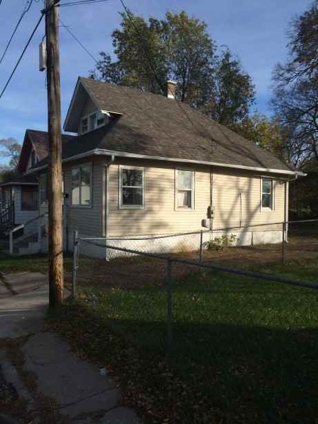 836 Lapp Ct - Photo 2 of 2