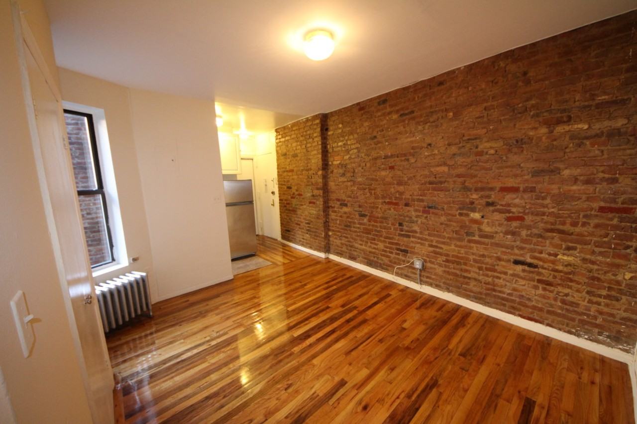 Bedford St & Downing St