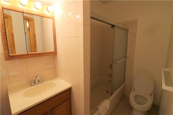 28 Sutton St - Photo 3 of 6