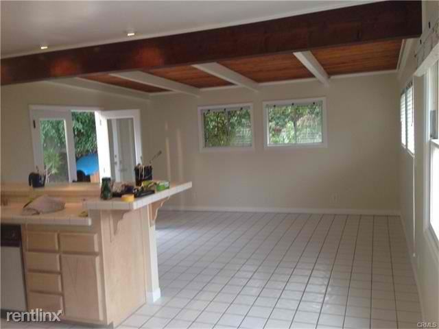 600 19th St - Photo 2 of 8