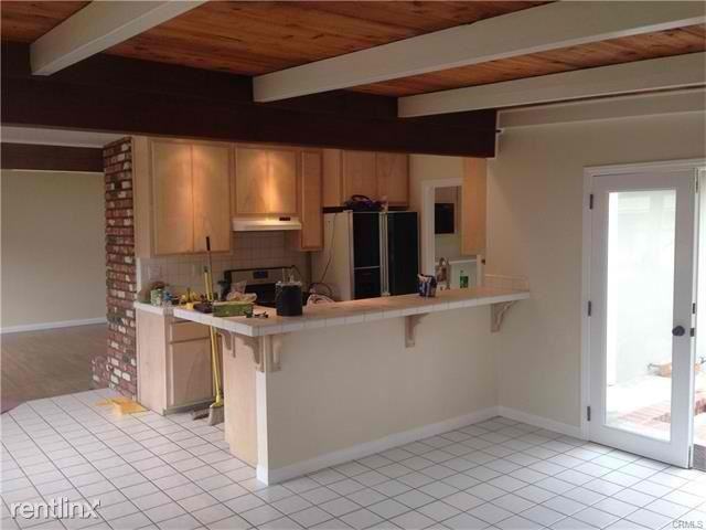 600 19th St - Photo 3 of 8