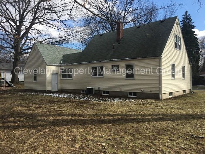 1185 Jason Ave - Photo 2 of 27