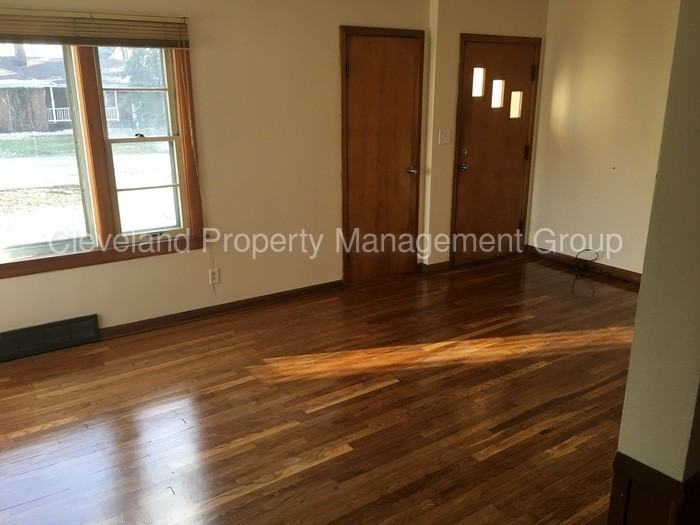 1185 Jason Ave - Photo 3 of 27