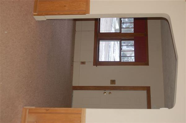 906 Frank St - Photo 3 of 10