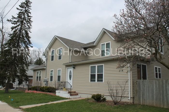 218 S Church St #2 - Photo 2 of 15