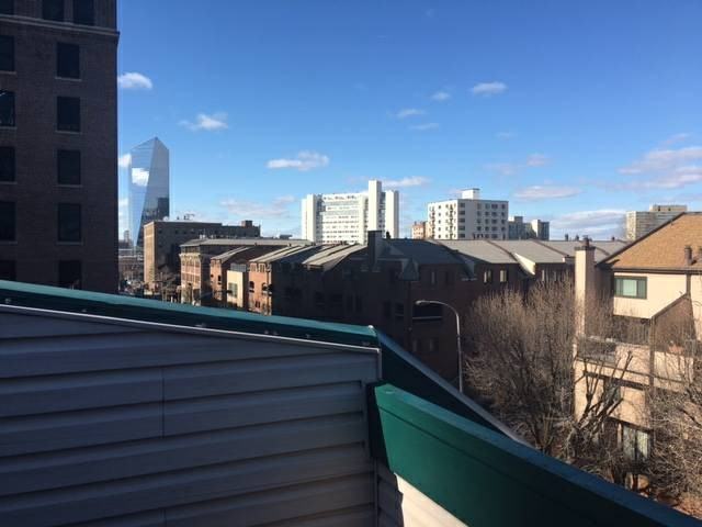 2040 Arch St - Photo 3 of 11