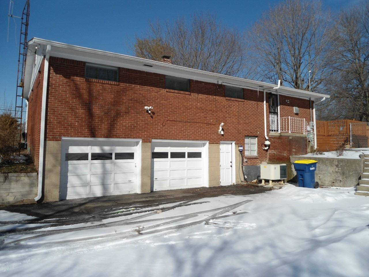 2925 E 65th St - Photo 2 of 26