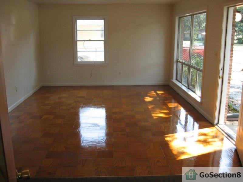 2604 Murrwood Ct - Photo 2 of 13