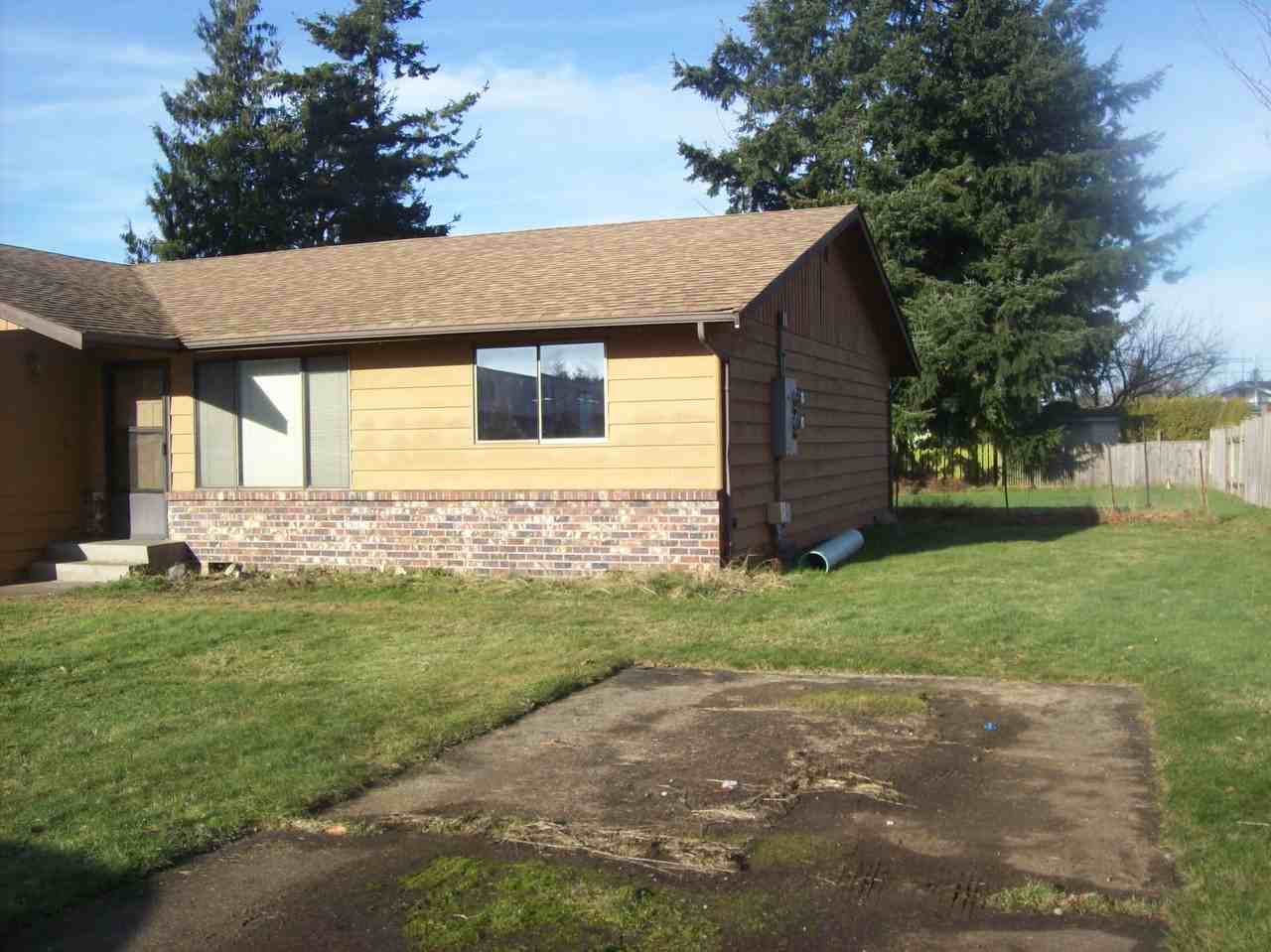 868 Hinotes Ct - Photo 3 of 8