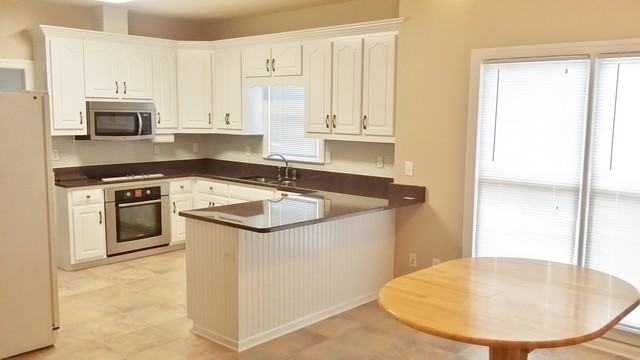 215 Montego Trail - Photo 2 of 12