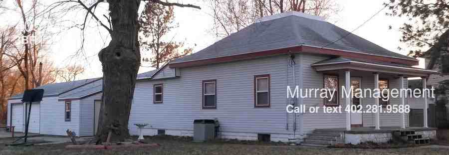 405 Main St - Photo 2 of 12