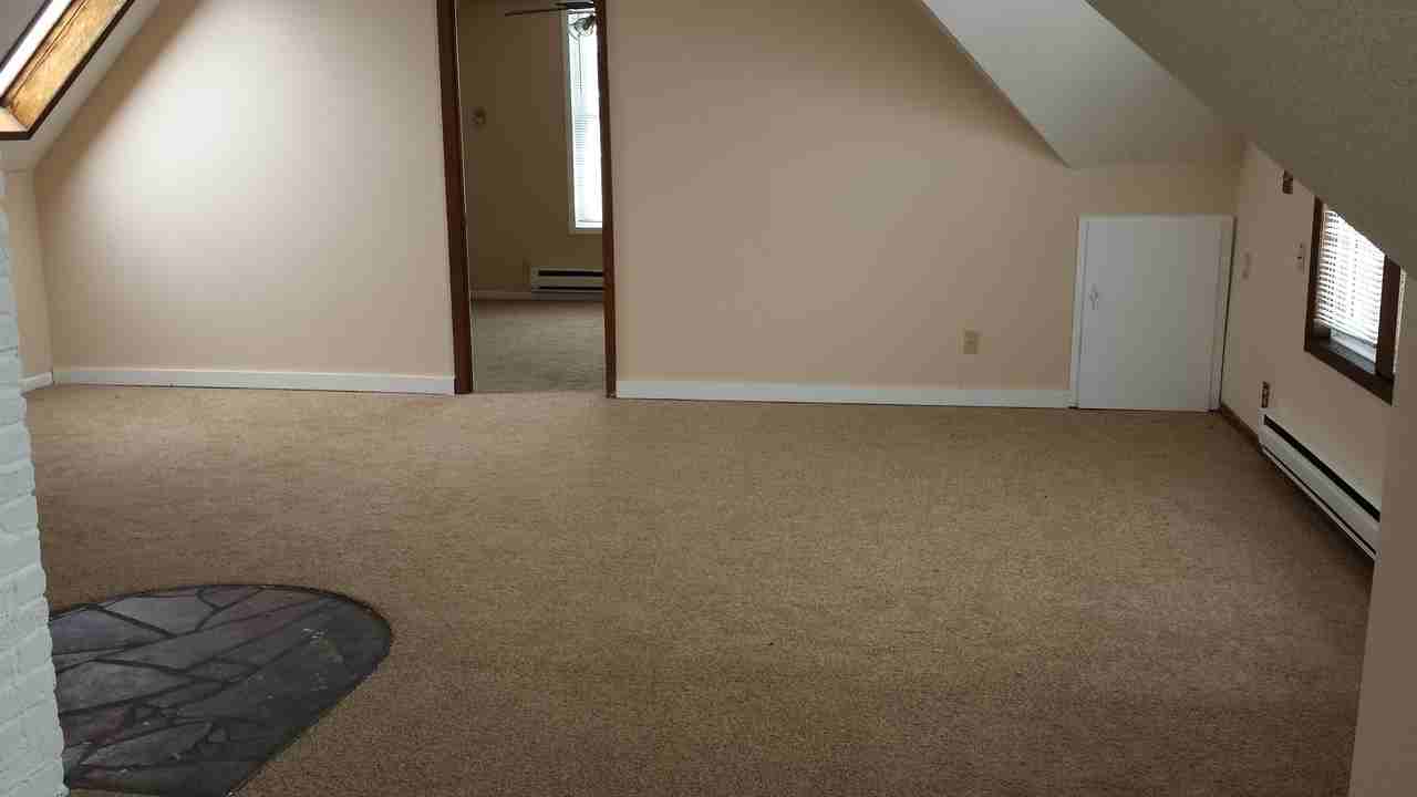 984 Wakefield Ave - Photo 2 of 53