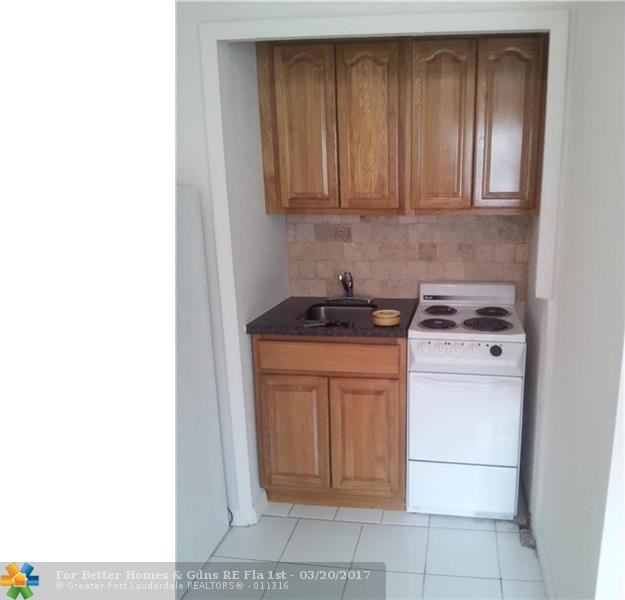 324 NW 42nd St - Photo 3 of 8