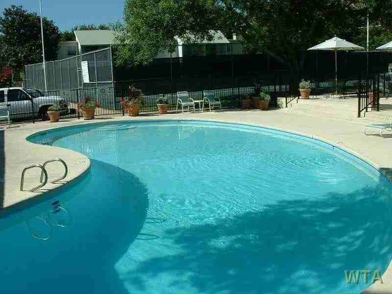 1200 Barton Hills Dr - Photo 2 of 3