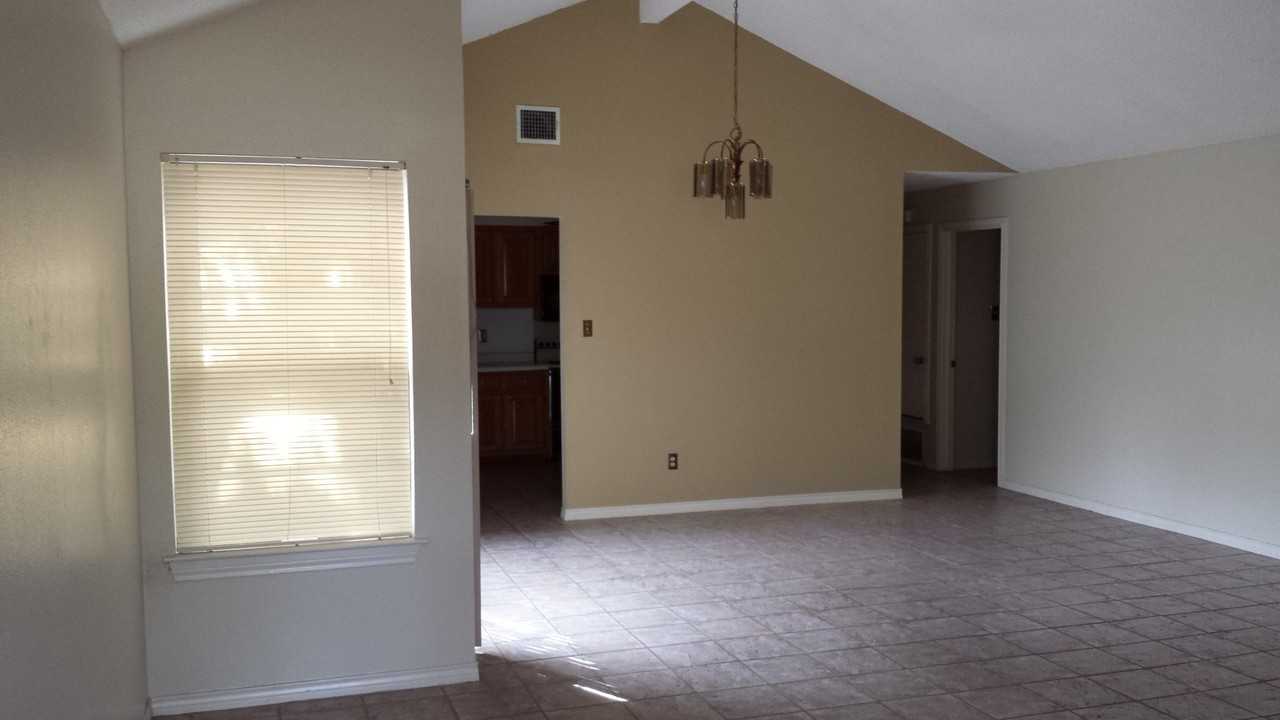 2654 Lockhill Selma Rd - Photo 3 of 12